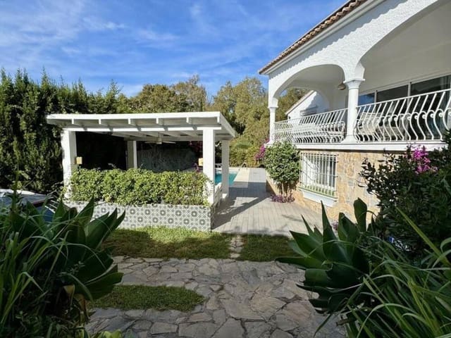 4 sypialnia Willa na sprzedaż w Bello Horizonte - Lindasol, Marbella z basenem garażem - 980 000 € (Ref: 9366026)