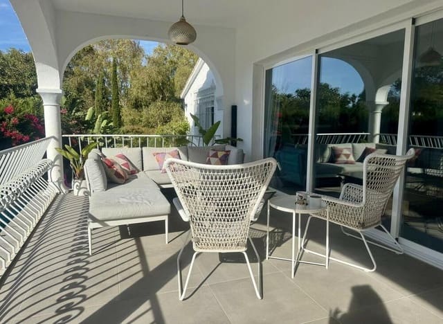 4 sypialnia Willa na sprzedaż w Bello Horizonte - Lindasol, Marbella z basenem garażem - 980 000 € (Ref: 9366026)