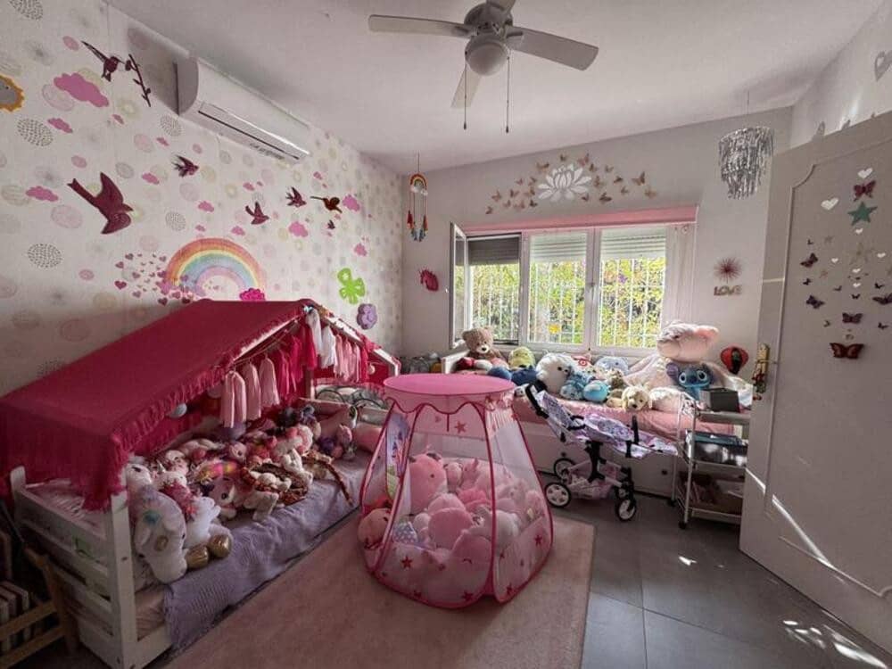 4 sypialnia Willa na sprzedaż w Marbella z basenem garażem - 980 000 € (Ref: 9366026)