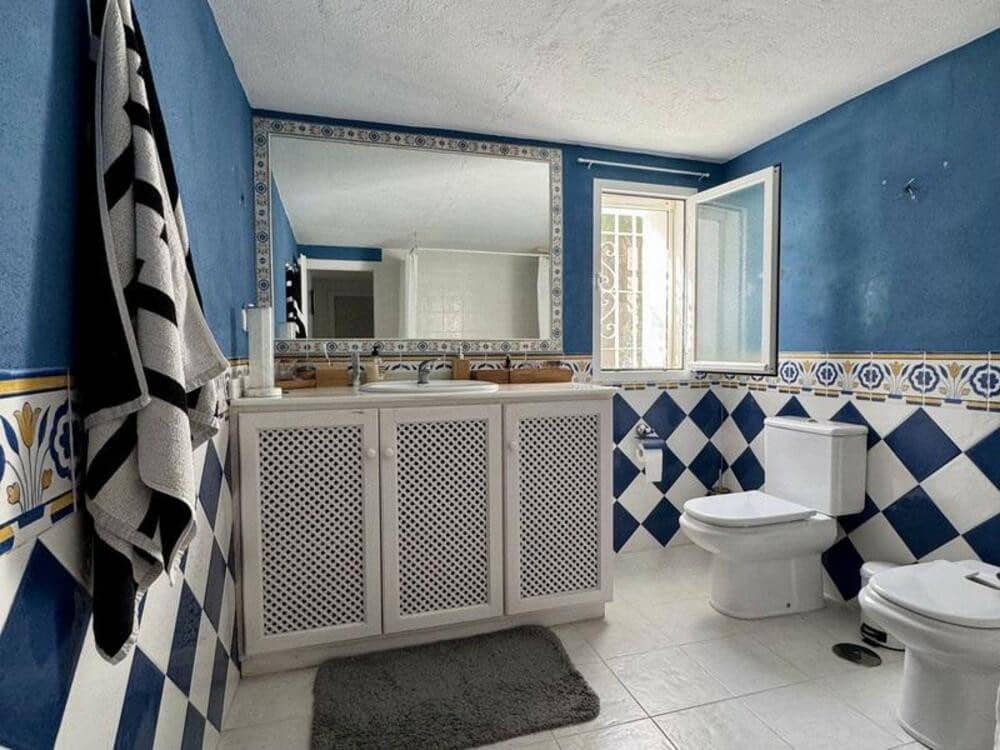 4 sypialnia Willa na sprzedaż w Marbella z basenem garażem - 980 000 € (Ref: 9366026)