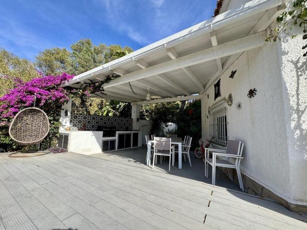 4 sypialnia Willa na sprzedaż w Marbella z basenem garażem - 980 000 € (Ref: 9366026)