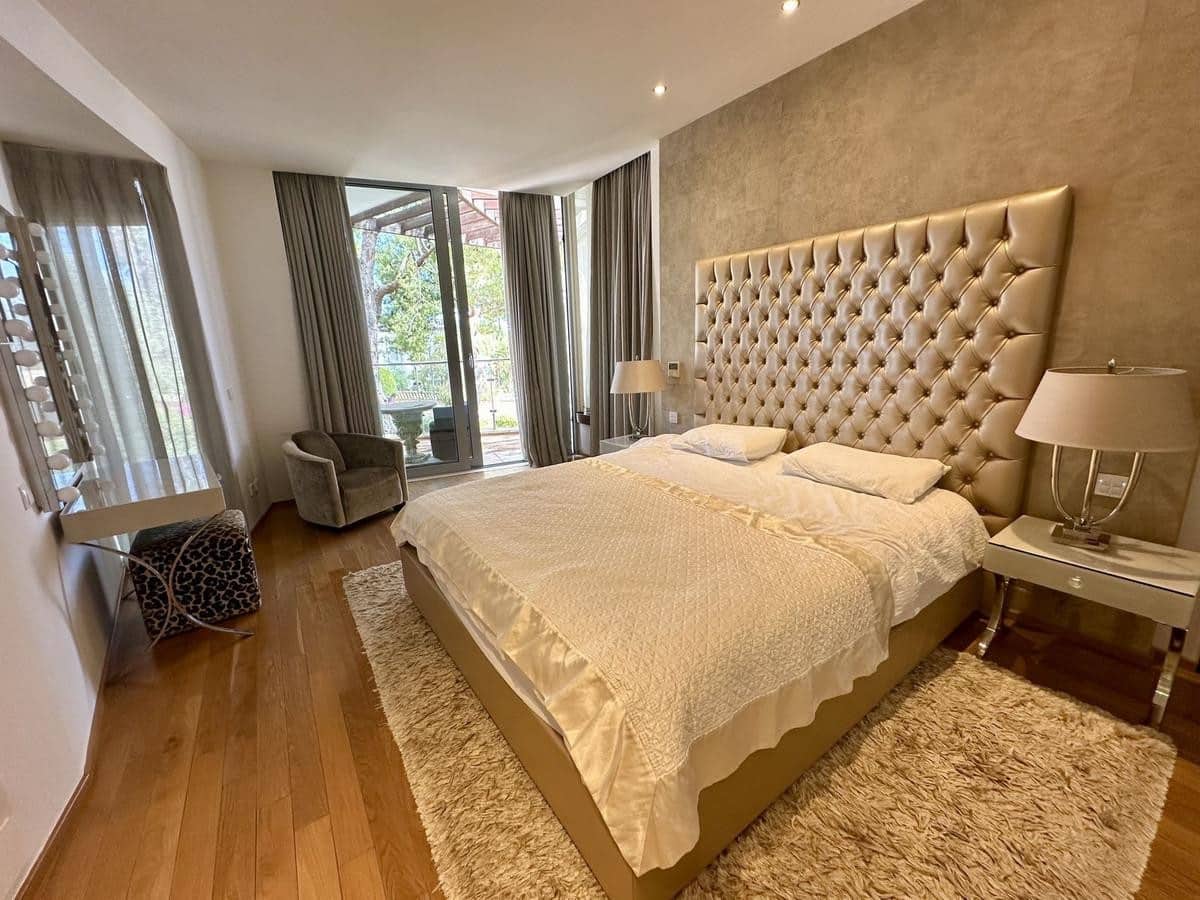 2 chambre Maison de Ville à vendre à Marbella avec piscine garage - 1 630 000 € (Ref: 9366027)