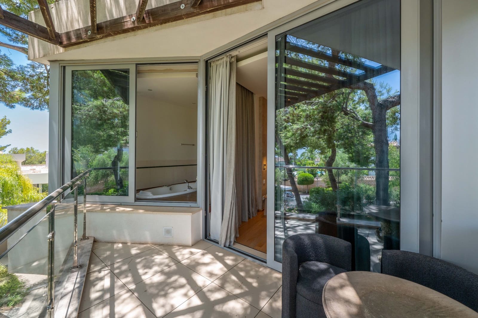 2 makuuhuone Omakotitalo myytävänä paikassa Marbella mukana uima-altaan 
autotalli - 1 630 000 € (Ref: 9366028)