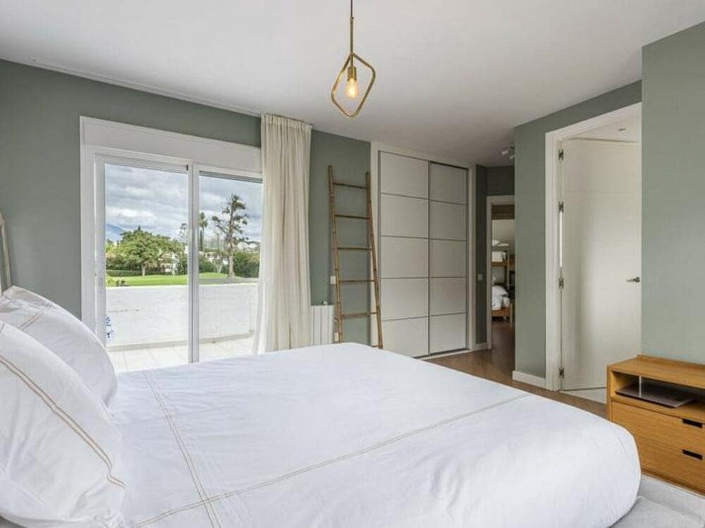 3 sypialnia Dom do wynajęcia w Marbella z basenem garażem - 3 200 € (Ref: 9366029)