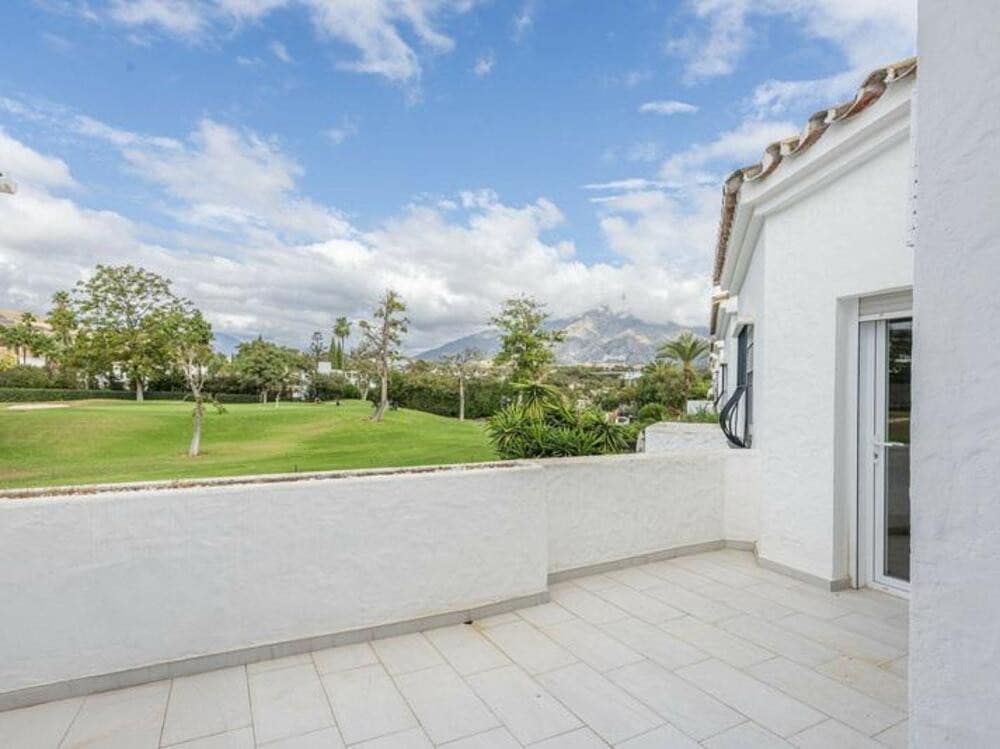3 sypialnia Dom do wynajęcia w Marbella z basenem garażem - 3 200 € (Ref: 9366029)