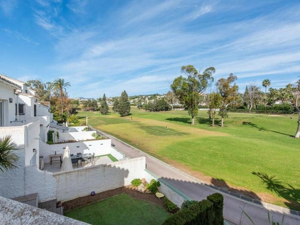 3 sypialnia Dom do wynajęcia w Marbella z basenem garażem - 3 200 € (Ref: 9366029)