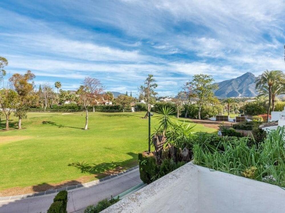 3 sypialnia Dom do wynajęcia w Marbella z basenem garażem - 3 200 € (Ref: 9366029)