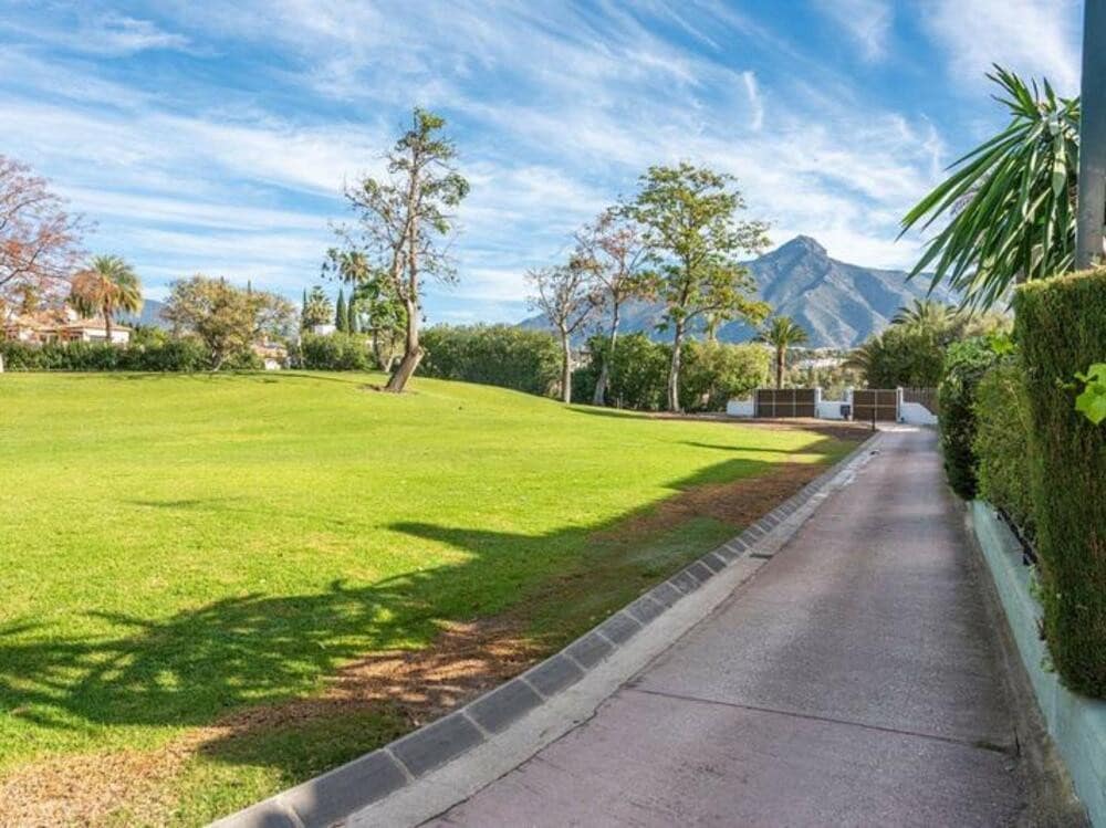 3 sypialnia Dom do wynajęcia w Marbella z basenem garażem - 3 200 € (Ref: 9366029)