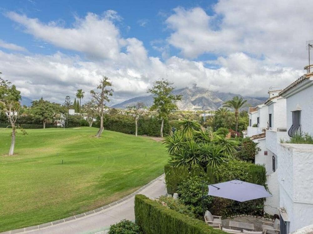 3 sypialnia Dom do wynajęcia w Marbella z basenem garażem - 3 200 € (Ref: 9366029)