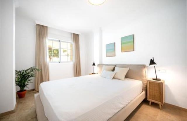 3 makuuhuone Huoneisto myytävänä paikassa Río Real, Marbella mukana uima-altaan 
autotalli - 509 000 € (Ref: 9371529)