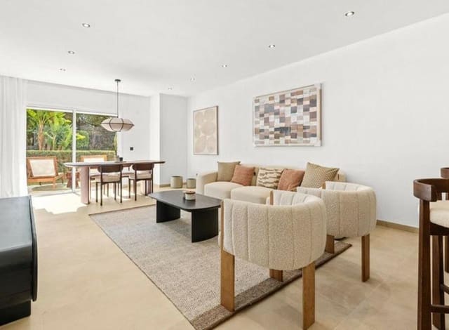 Apartamento de 3 habitaciones en Nueva Andalucía Centro, Marbella en venta con piscina garaje - 689.000 € (Ref: 9374694)
