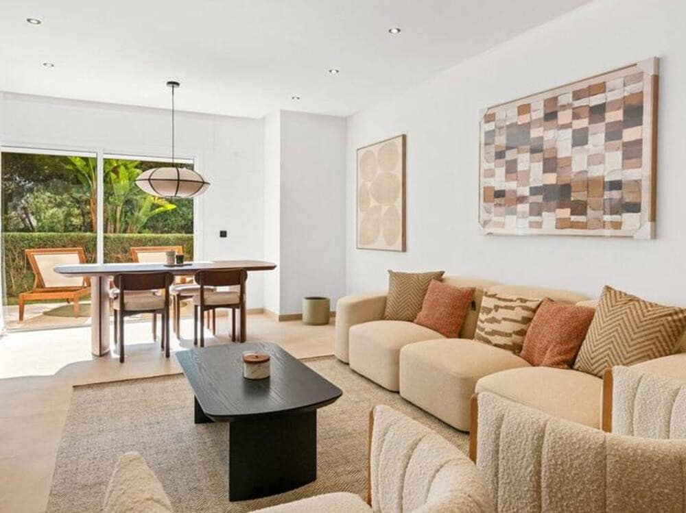 3 soverom Leilighet til salgs i Nueva Andalucia med svømmebasseng garasje - € 689 000 (Ref: 9374694)