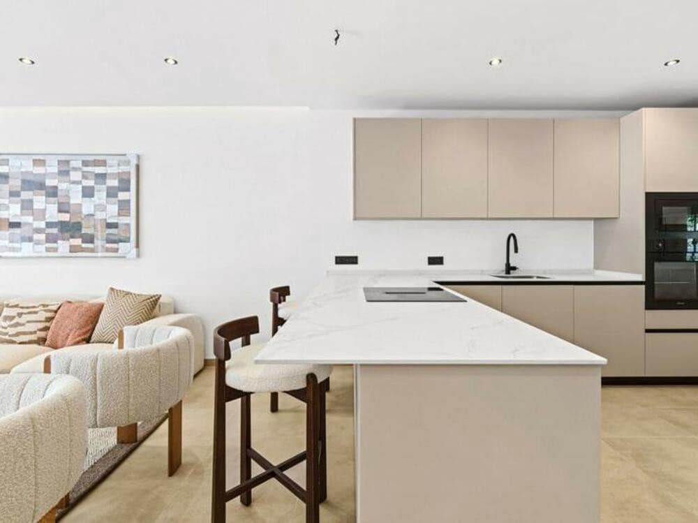 3 soverom Leilighet til salgs i Nueva Andalucia med svømmebasseng garasje - € 689 000 (Ref: 9374694)
