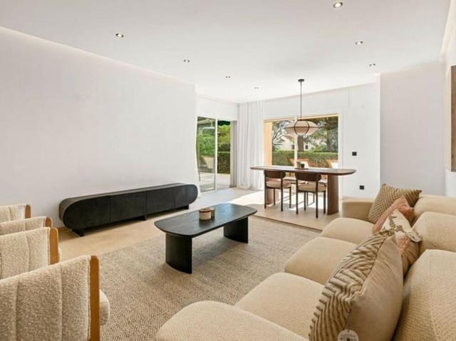 Apartamento de 3 habitaciones en Nueva Andalucía Centro, Marbella en venta con piscina garaje - 689.000 € (Ref: 9374694)