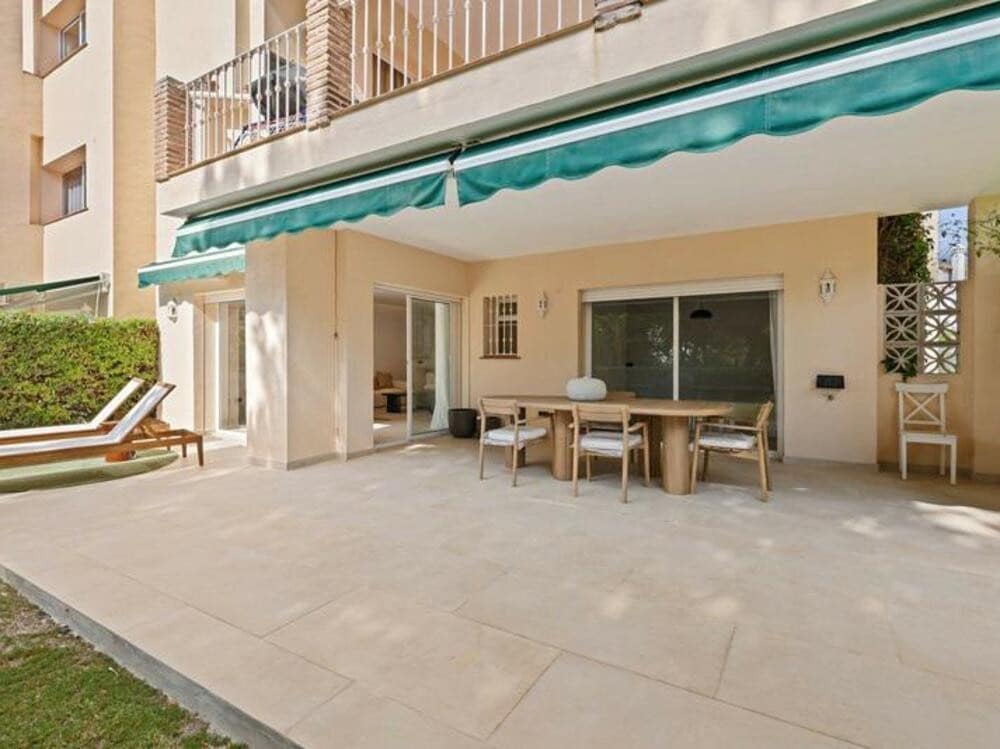 3 soverom Leilighet til salgs i Nueva Andalucia med svømmebasseng garasje - € 689 000 (Ref: 9374694)