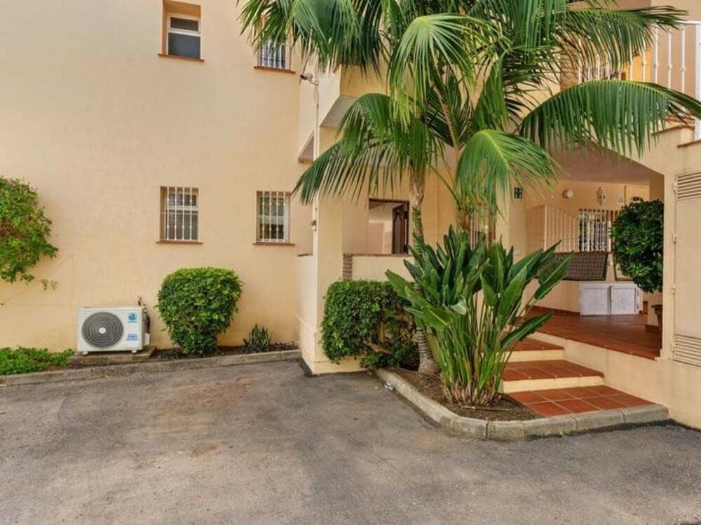 3 soverom Leilighet til salgs i Nueva Andalucia med svømmebasseng garasje - € 689 000 (Ref: 9374694)