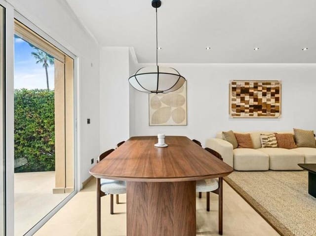 Apartamento de 3 habitaciones en Nueva Andalucía Centro, Marbella en venta con piscina garaje - 689.000 € (Ref: 9374694)