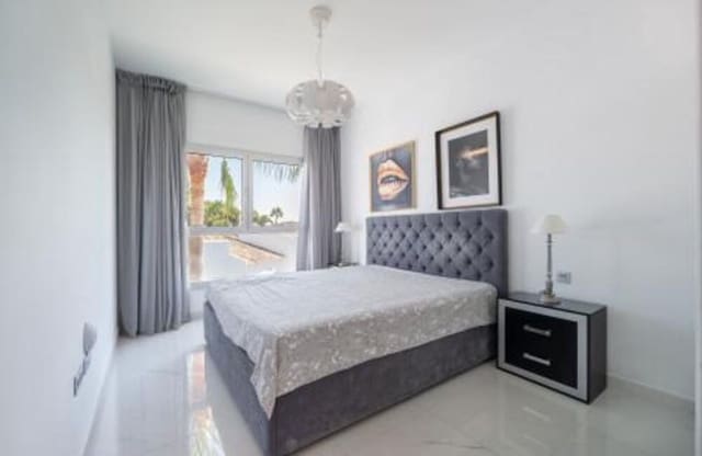 Penthouse de 3 chambres à louer à Cancelada, Estepona avec piscine garage - 3 300 € (Ref: 9374695)