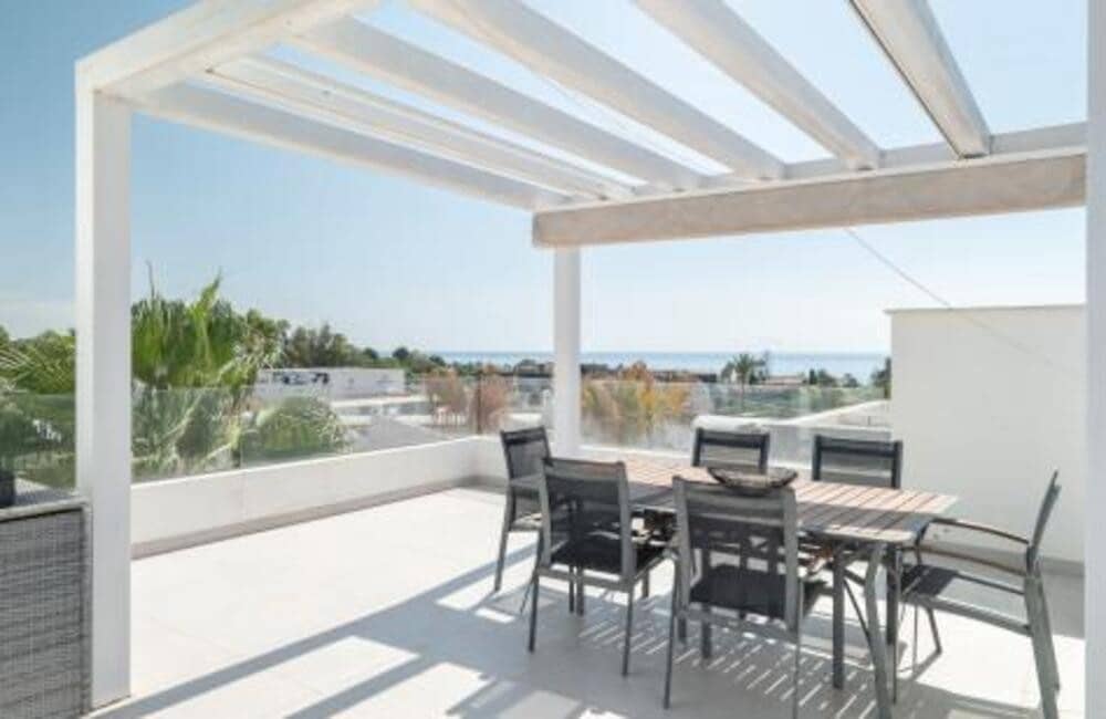 3 sypialnia Penthouse do wynajęcia w Cancelada z basenem garażem - 3 300 € (Ref: 9374695)