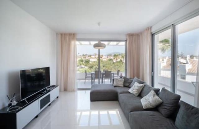 Penthouse de 3 chambres à louer à Cancelada, Estepona avec piscine garage - 3 300 € (Ref: 9374695)