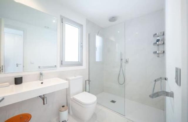 Penthouse de 3 chambres à louer à Cancelada, Estepona avec piscine garage - 3 300 € (Ref: 9374695)