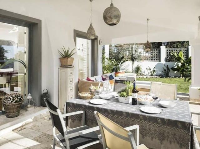 3 quarto Moradia para venda em La Quinta, Benahavís com piscina garagem - 2 250 000 € (Ref: 9374696)