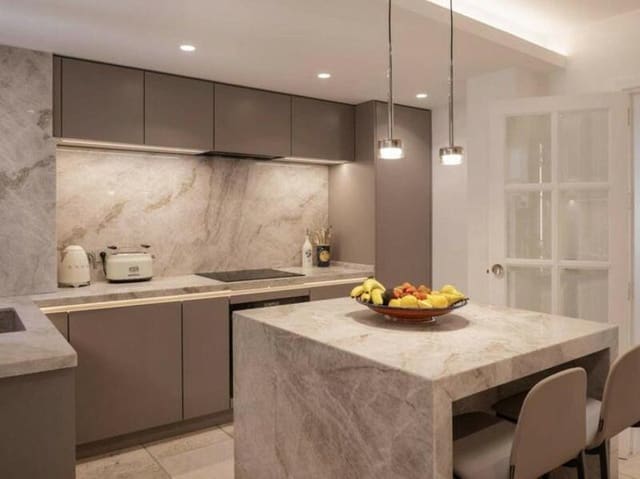 3 quarto Moradia para venda em La Quinta, Benahavís com piscina garagem - 2 250 000 € (Ref: 9374696)