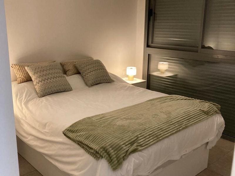 3 soverom Leilighet til leie i New Golden Mile med svømmebasseng garasje - € 3 250 (Ref: 9378556)