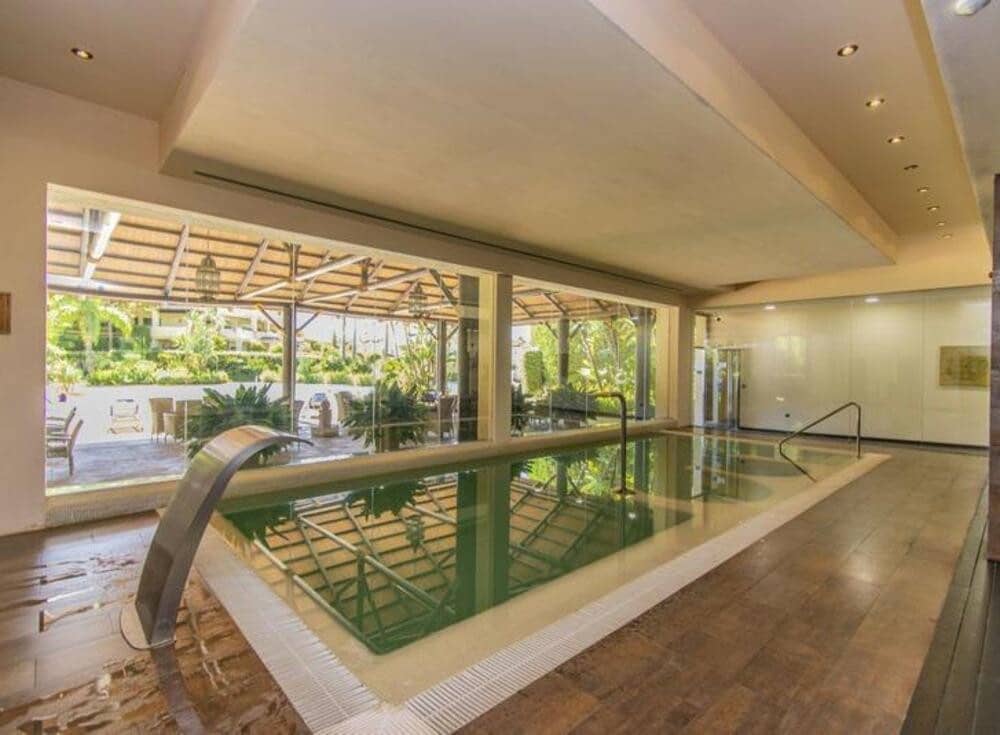 2 slaapkamer Appartement te koop in Benahavis met zwembad garage - € 449.000 (Ref: 9378557)