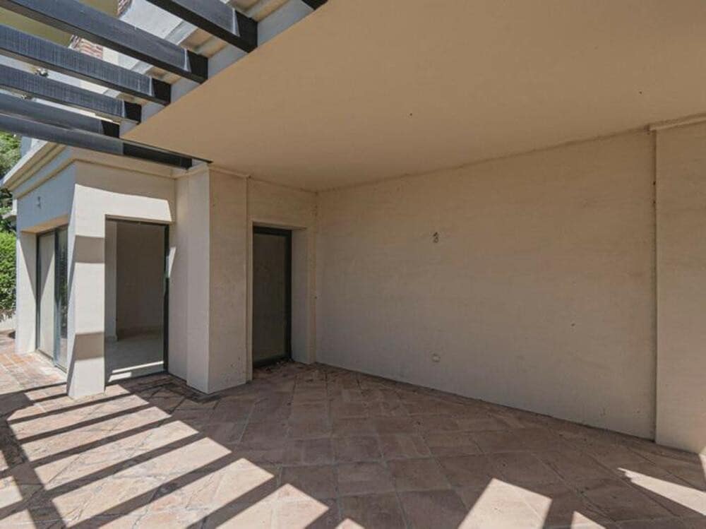 2 slaapkamer Appartement te koop in Benahavis met zwembad garage - € 449.000 (Ref: 9378557)