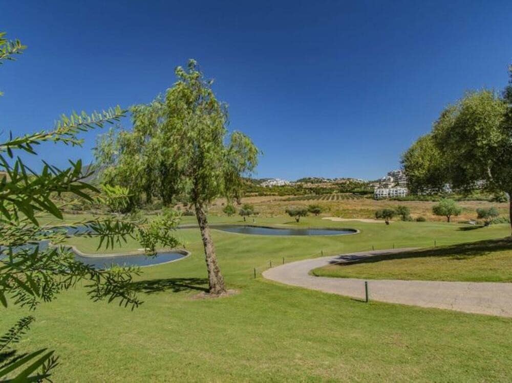 2 slaapkamer Appartement te koop in Benahavis met zwembad garage - € 449.000 (Ref: 9378557)