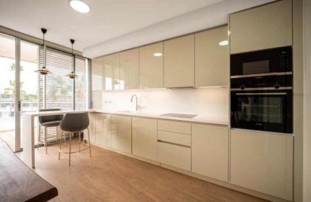 4 soveværelse Lejlighed til salg i Estepona med swimmingpool garage - € 1.490.000 (Ref: 9378558)