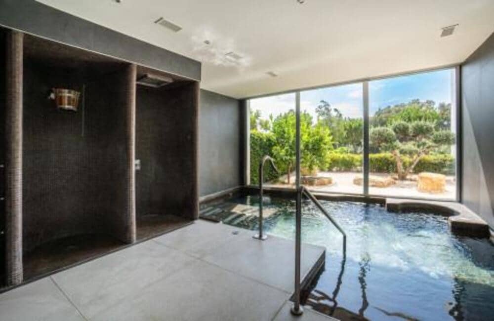 4 soveværelse Lejlighed til salg i Estepona med swimmingpool garage - € 1.490.000 (Ref: 9378558)