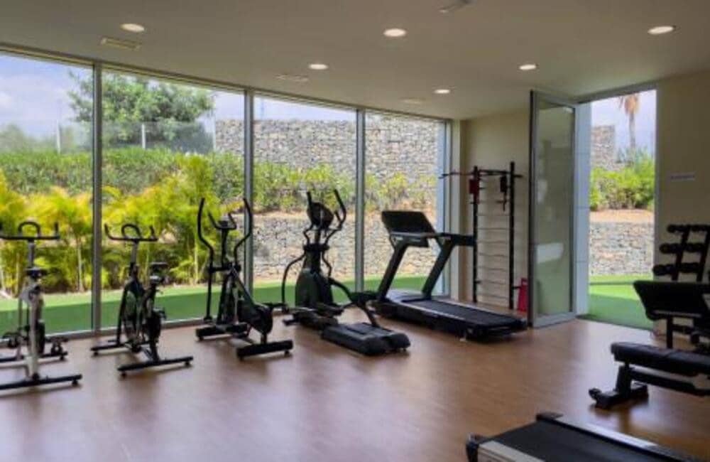 4 soveværelse Lejlighed til salg i Estepona med swimmingpool garage - € 1.490.000 (Ref: 9378558)