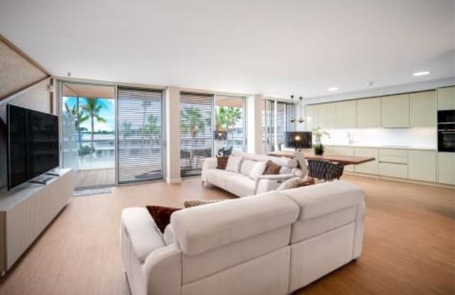 Apartamento de 4 habitaciones en Guadalobón, Estepona en venta con piscina garaje - 1.350.000 € (Ref: 9378558)