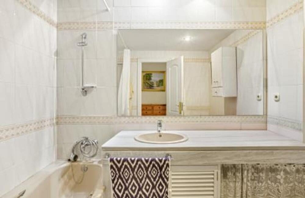 3 Zimmer Apartment zu verkaufen in Marbella mit Pool Garage - 585.000 € (Ref: 9382263)