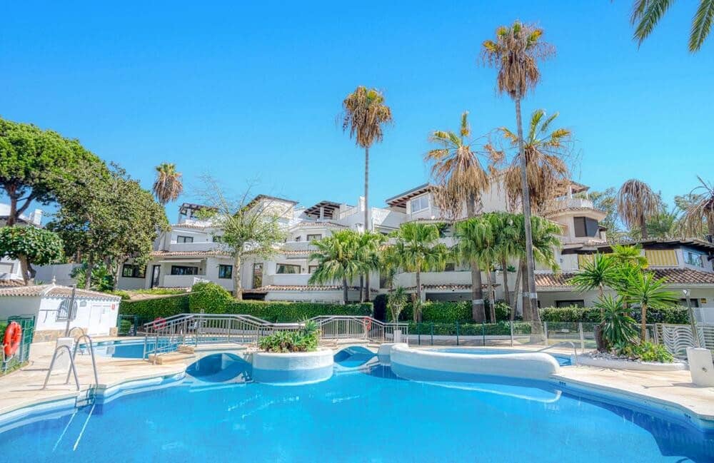3 Zimmer Apartment zu verkaufen in Marbella mit Pool Garage - 585.000 € (Ref: 9382263)