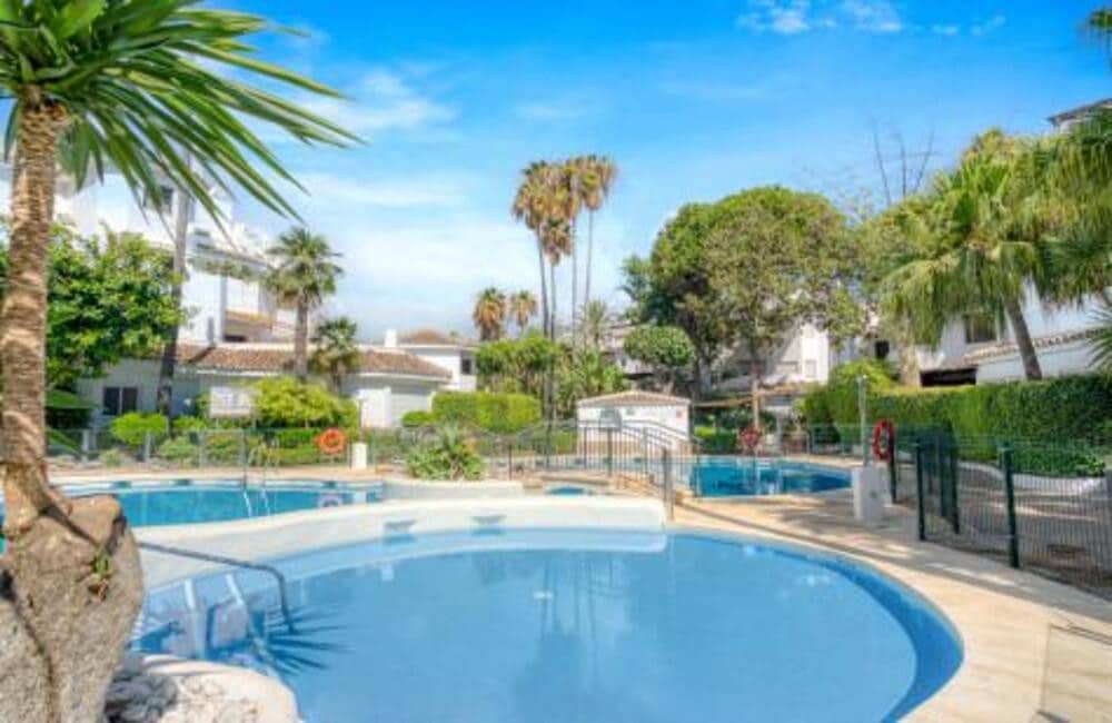 3 Zimmer Apartment zu verkaufen in Marbella mit Pool Garage - 585.000 € (Ref: 9382263)