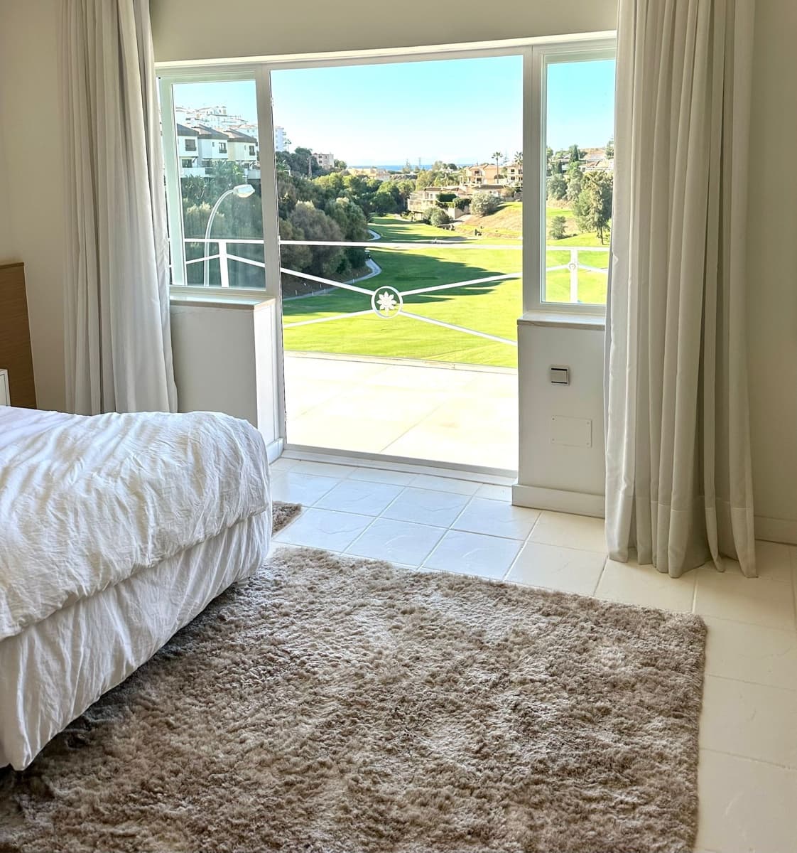 3 soverom Villa til salgs i Mijas Costa med svømmebasseng garasje - € 1 730 000 (Ref: 9382264)