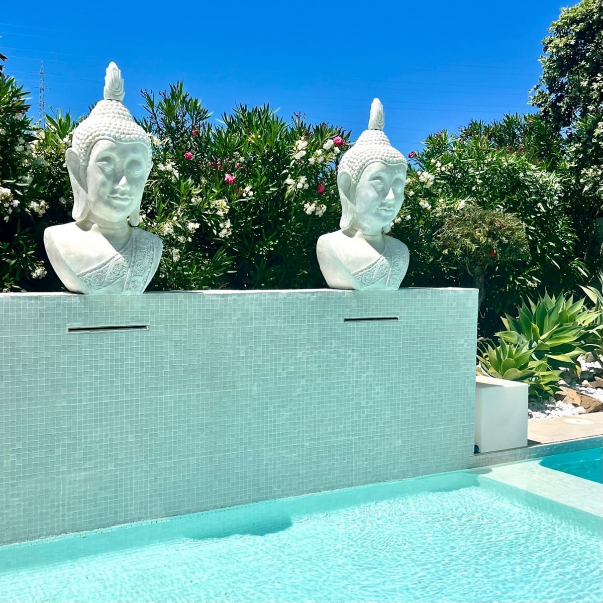 3 soverom Villa til salgs i Mijas Costa med svømmebasseng garasje - € 1 730 000 (Ref: 9382264)