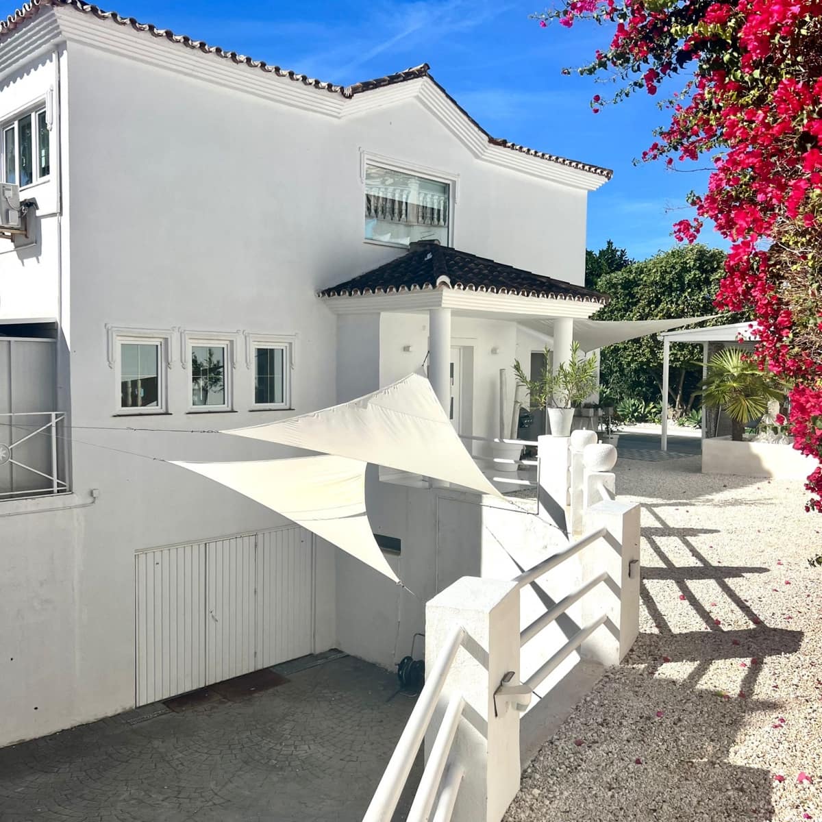 3 soverom Villa til salgs i Mijas Costa med svømmebasseng garasje - € 1 730 000 (Ref: 9382264)