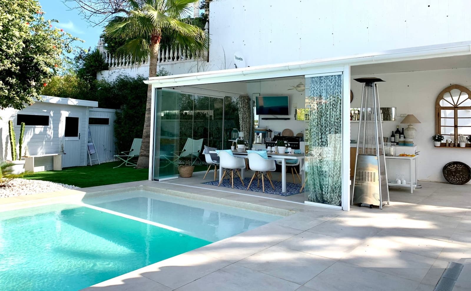 3 soverom Villa til salgs i Mijas Costa med svømmebasseng garasje - € 1 730 000 (Ref: 9382264)