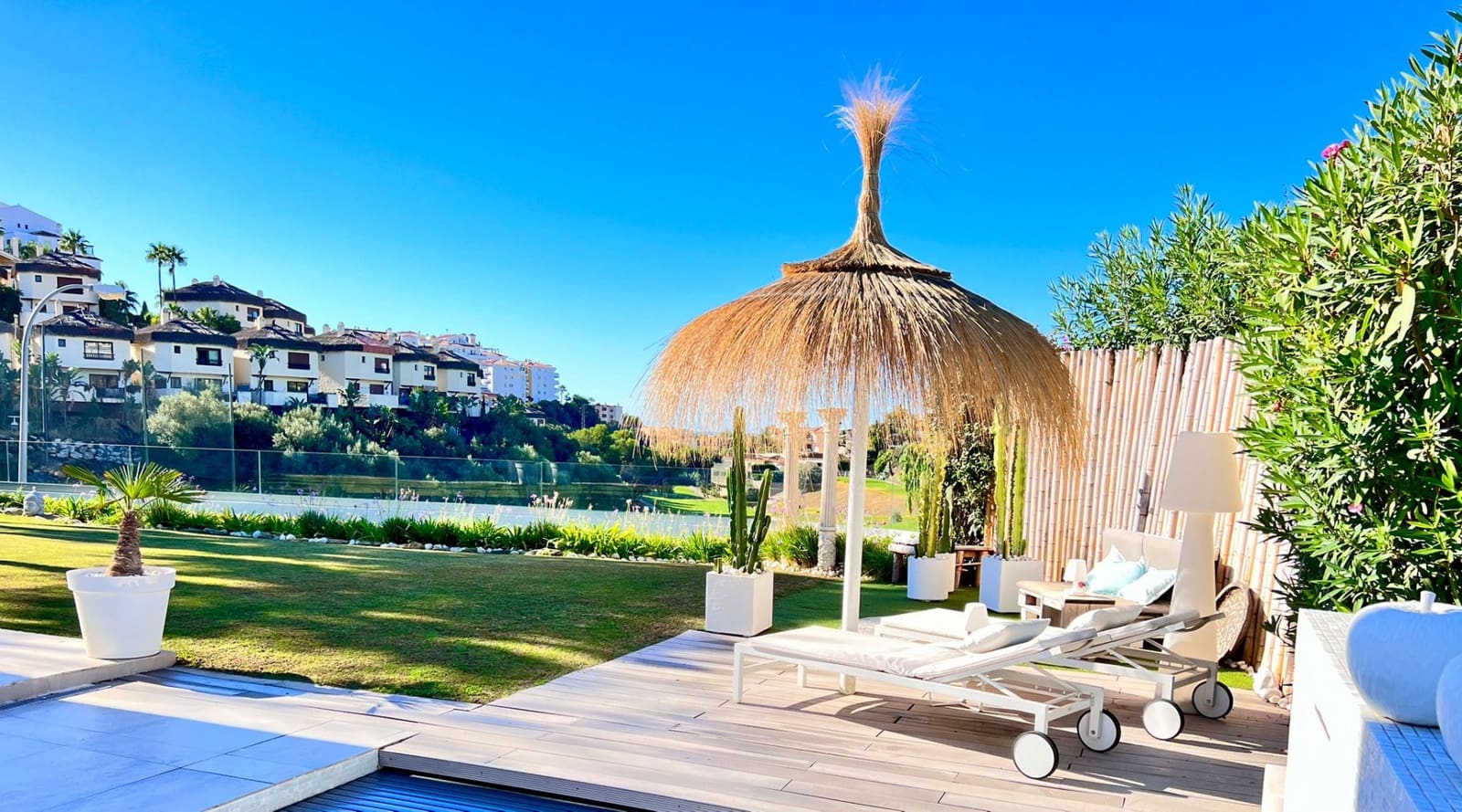 3 soverom Villa til salgs i Mijas Costa med svømmebasseng garasje - € 1 730 000 (Ref: 9382264)