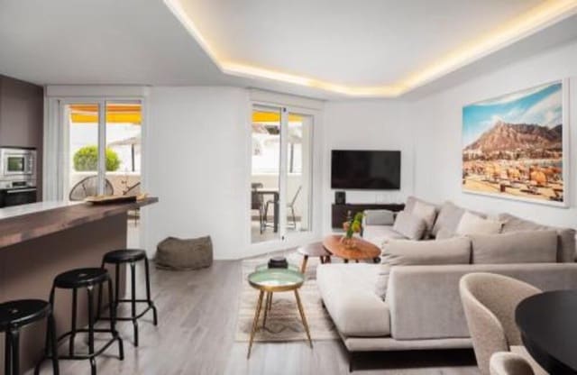 3 chambre Appartement à vendre à Nueva Andalucía Centro, Marbella avec piscine - 598 000 € (Ref: 9382265)