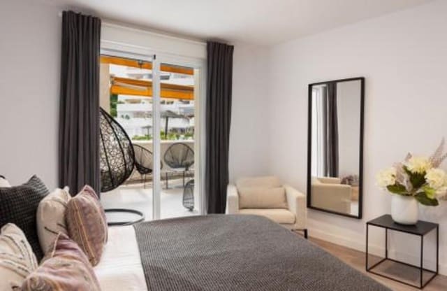 3 chambre Appartement à vendre à Nueva Andalucía Centro, Marbella avec piscine - 598 000 € (Ref: 9382265)