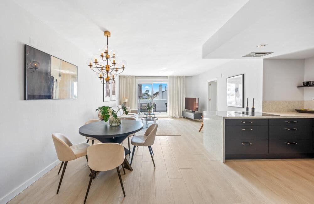 3 soverom Leilighet til salgs i Marbella med svømmebasseng garasje - € 680 000 (Ref: 9382266)