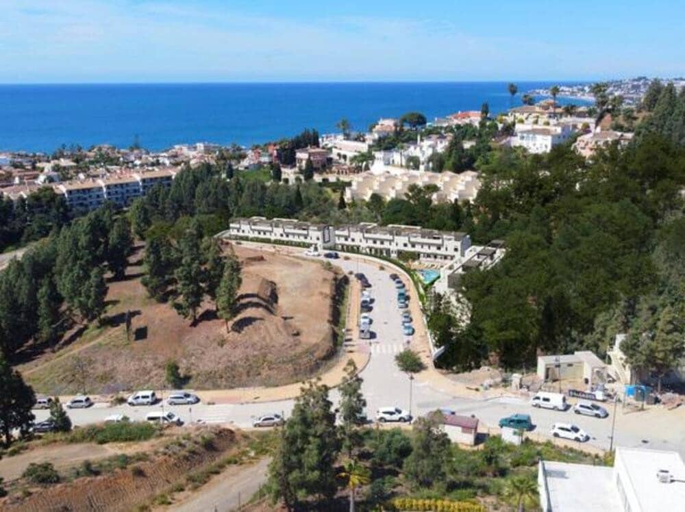 3 bedroom Townhouse for sale in El Chaparral with pool garage - € 950,000 (Ref: 9384957)