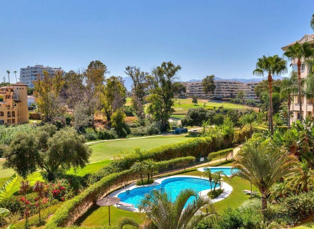 3 bedroom Penthouse for rent in San Pedro de Alcantara with pool garage - € 2,950 (Ref: 9387036)