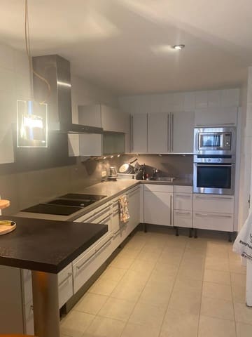 3 bedroom Penthouse for rent in Guadalmina Alta, Marbella with pool garage - € 2,950 (Ref: 9387036)