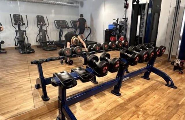 Appartement de 2 chambres à louer à La Concha - Resina Golf, Estepona avec piscine garage - 2 400 € (Ref: 9387039)